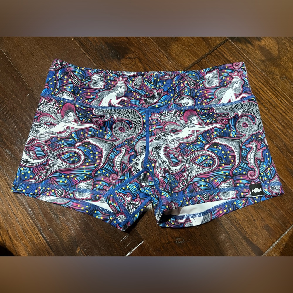 New without tag Wod bottom 2.5 shorties mermaid and sea shell print